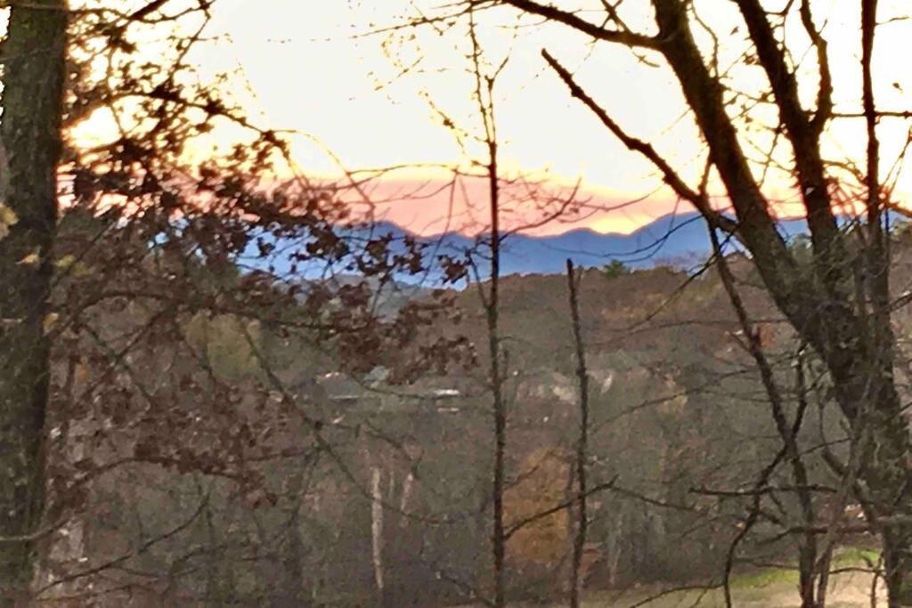 Serenity Views Comfort - Close To City & Parkway! Weaverville Exterior photo
